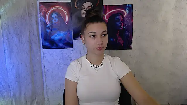 Snapshot of KarolinaRosse_ chatting on October 17, 5:21 am KarolinaRosse  online show from October 17, 5:21 am