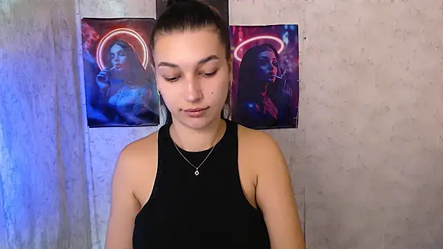Snapshot of KarolinaRosse_ chatting on October 20, 5:43 am KarolinaRosse  online show from October 20, 5:43 am