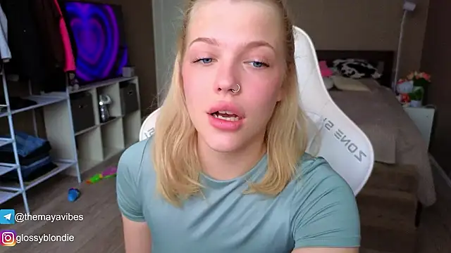 Maya Rave online show from March 30, 8:47 am