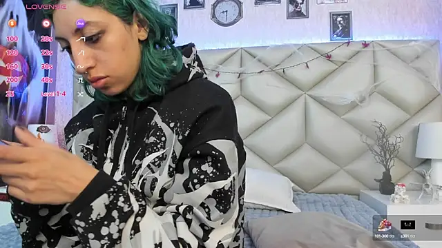 Im gaia online show from October 11, 1:25 pm