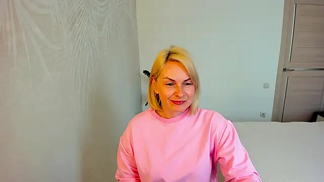 Alicee Gracee online show from April 28, 8:40 am