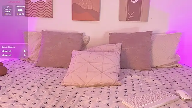 Mia Heartt online show from December 5, 7:59 pm