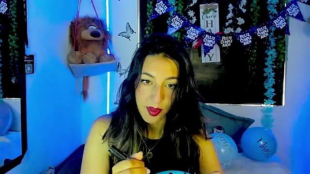 queen-natty online show from March 3, 1:50 pm