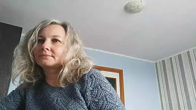 EdithManning online show from April 23, 9:39 am