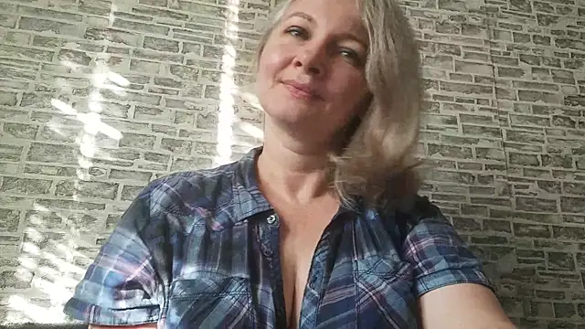 EdithManning online show from November 25, 8:16 am