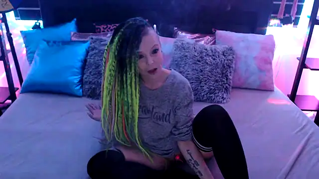 EdgesOfReality online show from December 17, 10:36 pm