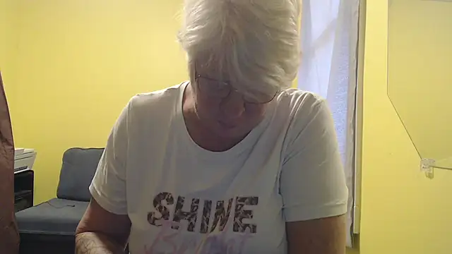 canadiancougar1965 online show from November 20, 2:07 pm