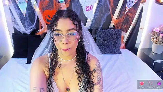 antonelllepiercee online show from October 30, 11:55 am