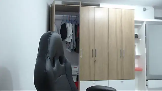 RoxanaLove9 online show from February 22, 8:21 pm