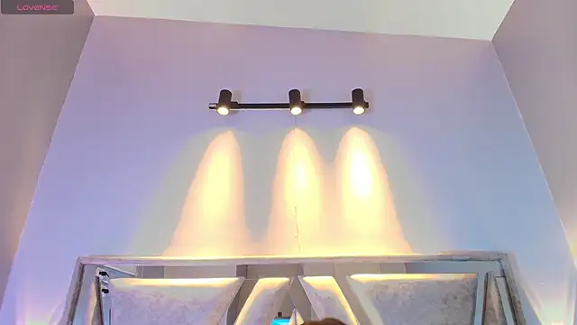 Annie9  online show from October 17, 3:43 am