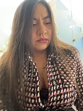 Iam  Cristal online show from April 13, 10:10 pm