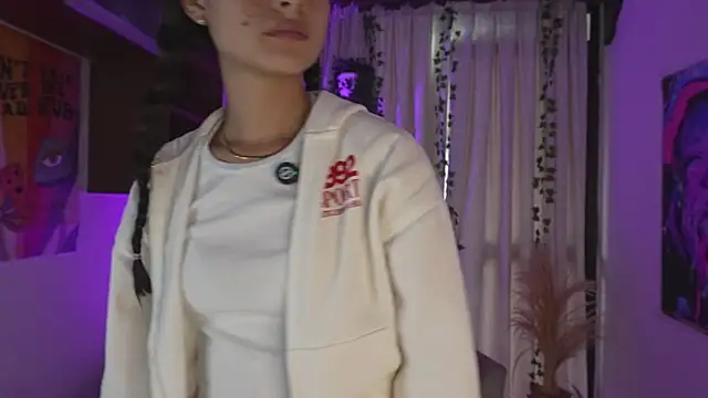 HannaRhodes online show from February 7, 1:59 pm