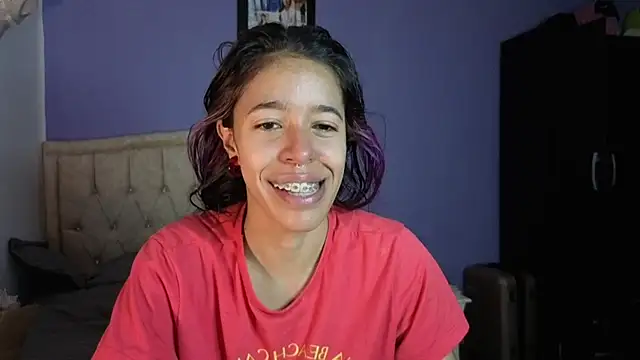 stephania t online show from April 2, 4:59 pm