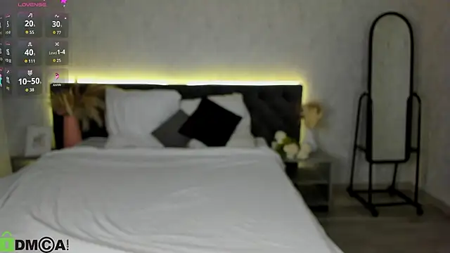 Michelle Blond online show from March 5, 9:49 am