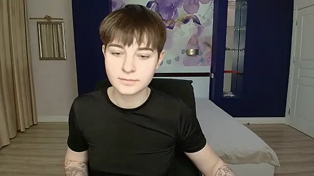 EmiliaYours online show from January 18, 3:52 pm