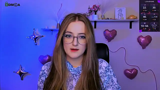 luna berryy online show from February 18, 8:41 pm