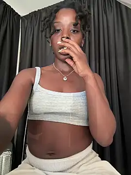 choclatepeaach online show from March 21, 10:15 pm