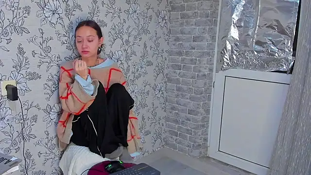 EllaSky xoxo online show from December 2, 2:24 am