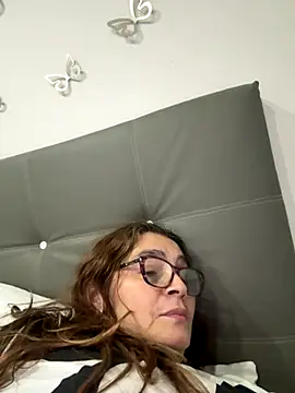 AntonellaAlondra4 online show from November 10, 3:56 am