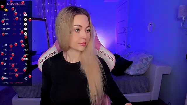 AdeleRoberts online show from December 1, 2:04 am