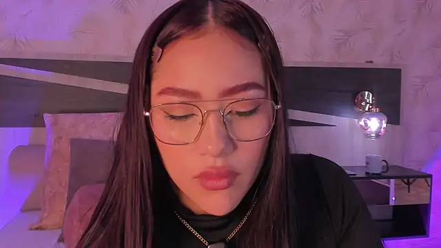 nicolle pierce online show from February 25, 1:42 pm