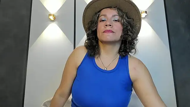 gipsela gomez online show from September 24, 7:35 pm