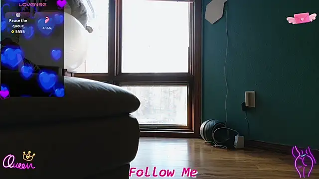 QueenYsuRey online show from March 3, 7:09 pm