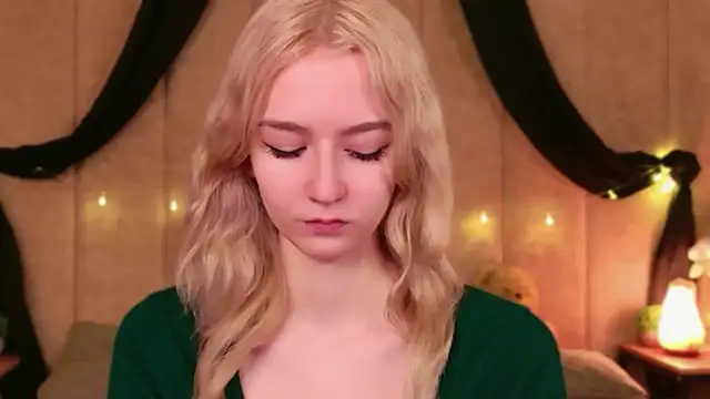 NaomiLoys online show from November 24, 11:01 am