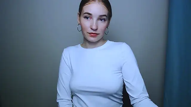 Queen ofLove online show from November 27, 8:01 pm