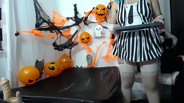 Niuk mei online show from October 26, 1:17 pm