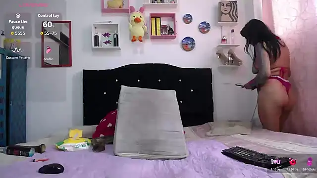 la gatabk  online show from March 5, 9:32 pm