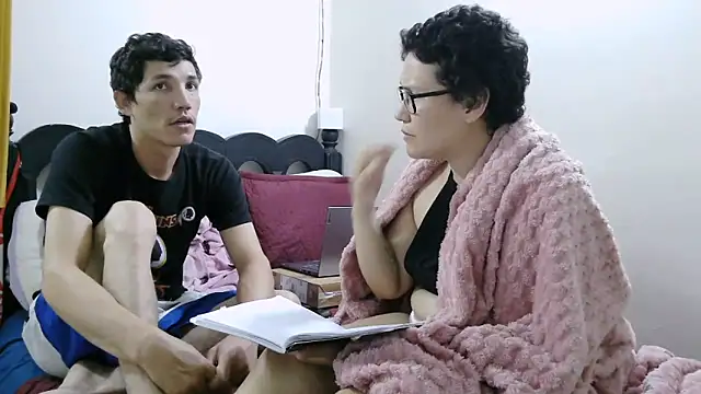 luxandracon23 online show from April 11, 7:45 am