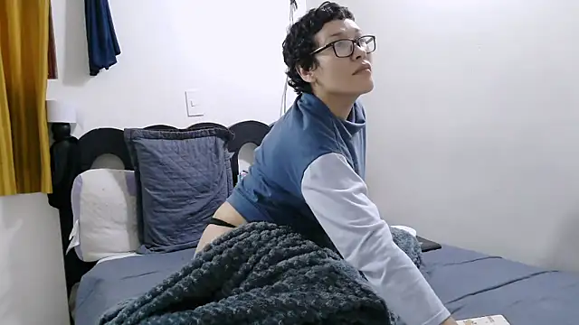 luxandracon23 online show from March 19, 3:38 pm