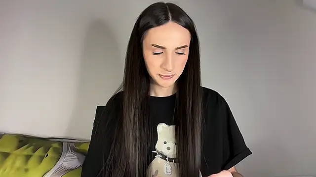 Kim Oberlin  online show from February 12, 2:19 pm