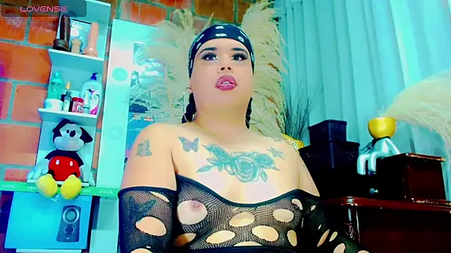 nauthyvalentina online show from February 14, 4:53 pm