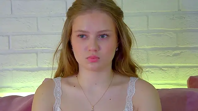 SelinSwarovski online show from February 19, 7:46 pm