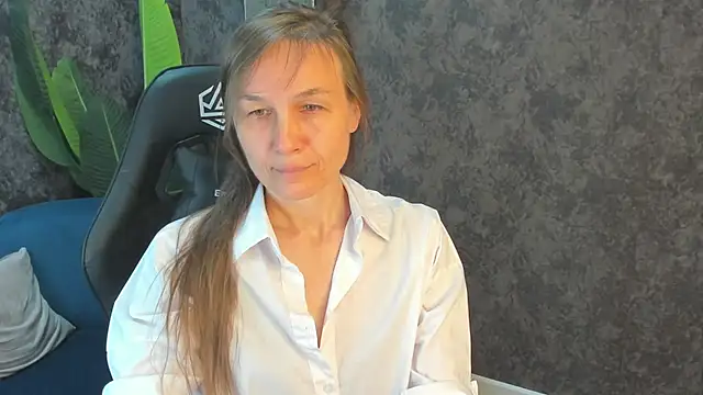 Snapshot of Lillian_White chatting on September 27, 12:07 am Lillian White online show from September 27, 12:07 am