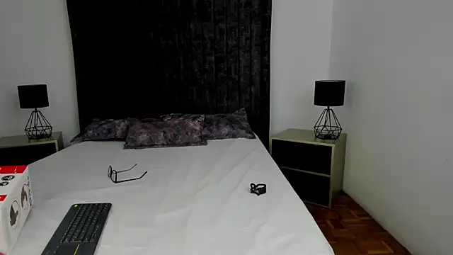NataGarcia online show from May 22, 7:56 pm