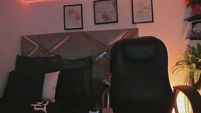 marian pinzon online show from April 15, 7:03 pm