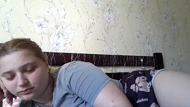 kila lo online show from April 15, 8:59 am