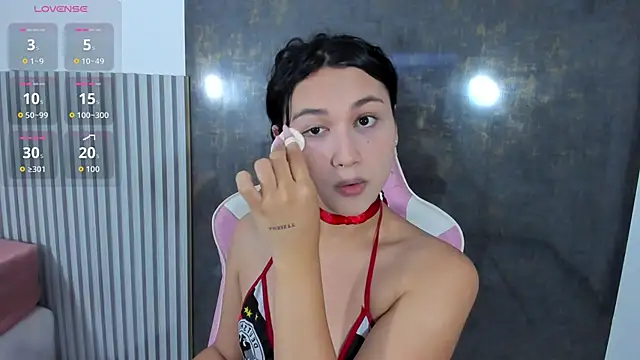 lana boomer online show from December 13, 8:15 pm