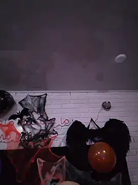 Snapshot of -Lola_Bunny chatting on October 29, 11:07 pm -Lola Bunny online show from October 29, 11:07 pm