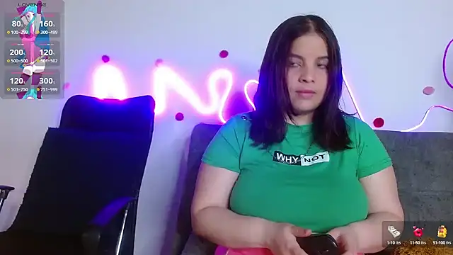 Snapshot of sophia_cute1_1 chatting on September 17, 5:33 pm sophia cute1 1 online show from September 17, 5:33 pm