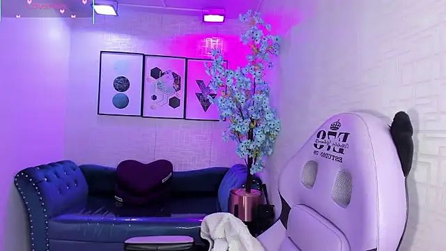 Theia moon online show from January 17, 1:40 pm