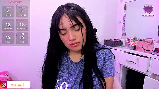 mia johns  online show from November 9, 5:47 am