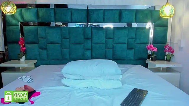 valtira nova online show from November 12, 7:34 pm