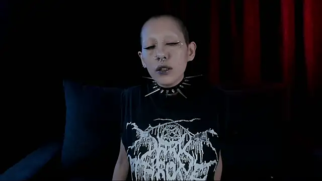 lnxmst online show from December 18, 11:09 pm