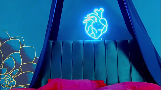 Lunamistyc online show from October 8, 7:40 pm