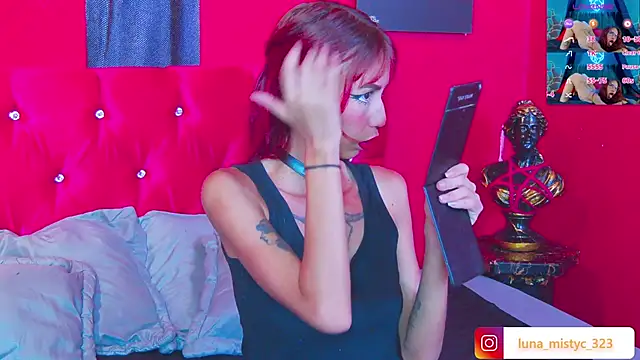 Lunamistyc online show from November 25, 8:20 pm