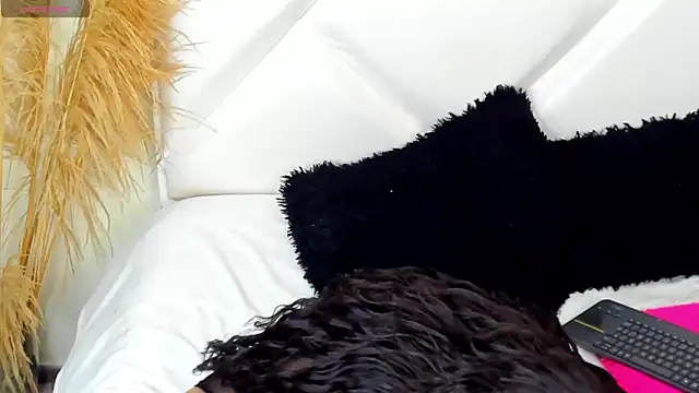 Snapshot of ScarlethNatasha chatting on October 22, 3:33 am ScarlethNatasha online show from October 22, 3:33 am